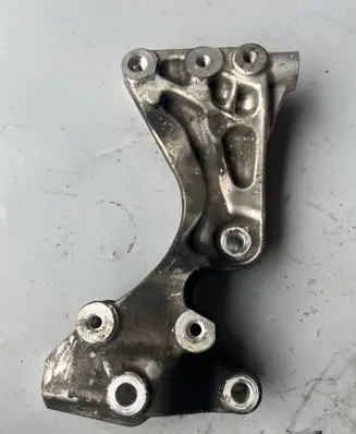 Dodge Nitro Generator/alternator bracket 90513137F 90513137