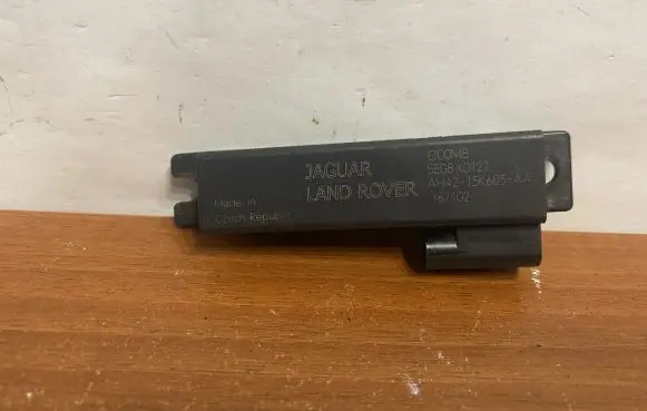 Jaguar XF X260 Keyless system antenna 5E08X0127 AH4215K603AA