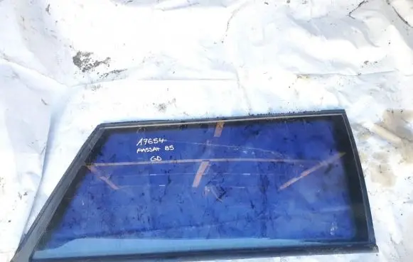 Volkswagen PASSAT B5 Rear side window