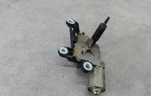 Volkswagen Fox Rear window wiper motor 