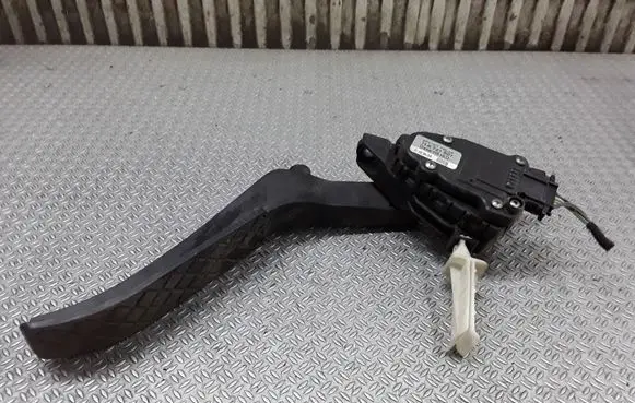 Volkswagen Touareg I Accelerator throttle pedal 7L6721507