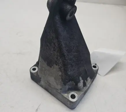 Mercedes-Benz E W211 Engine mounting bracket A2712230804
