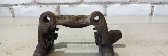 Skoda Octavia Mk2 (1Z) Brake caliper pad carrier rear 
