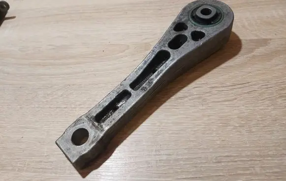 Volkswagen Golf V Other body part 1K0199855