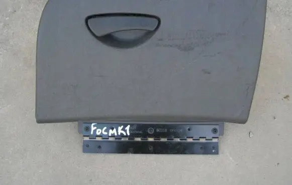 Ford Focus Glove box 98ab-a06050-ag