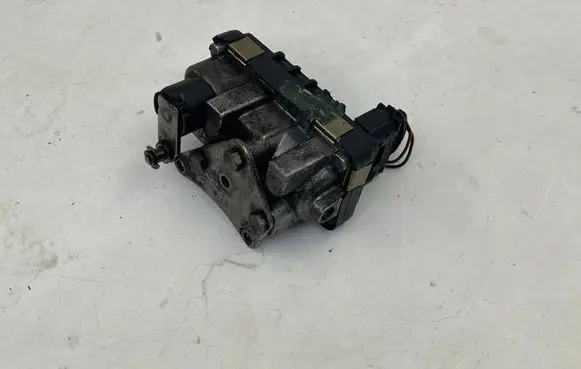 BMW X3 E83 Turbine electric control actuator 6NW009420 G-290