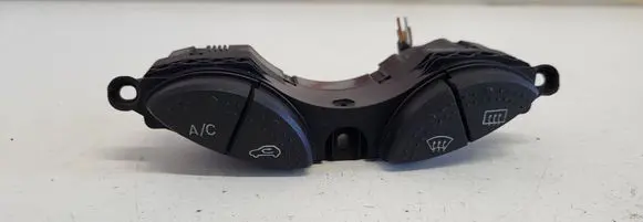 Ford Focus Windscreen/window heater switch 98AG19A945CH