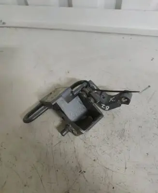 Audi A4 S4 B7 8E 8H Rear door lower hinge 8e0833411e