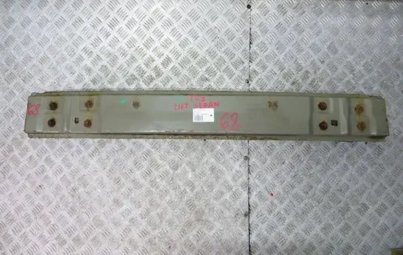 Toyota Avensis T270 Rear bumper support beam 