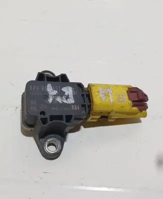 Audi A4 S4 B7 8E 8H Airbag deployment crash/impact sensor 8P0955557 010963