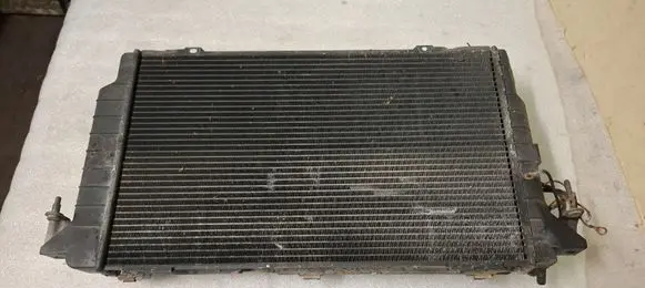 Audi 80 90 S2 B4 Coolant radiator 