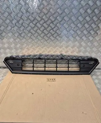 Volvo XC40 Front bumper lower grill 32136098