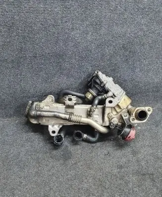 BMW 5 G30 G31 EGR valve cooler 8570655 8513132
