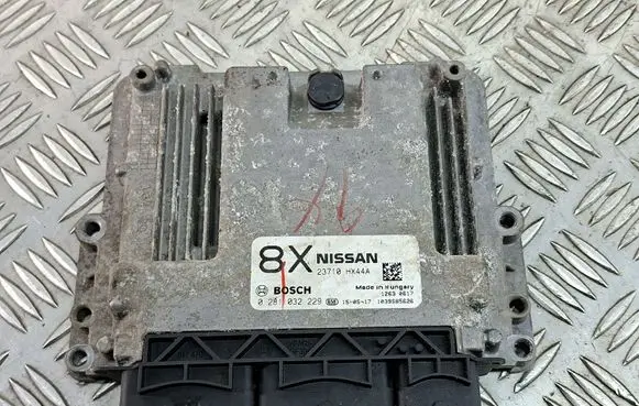 Nissan X-Trail T32 Engine control unit/module 23710HX44A
