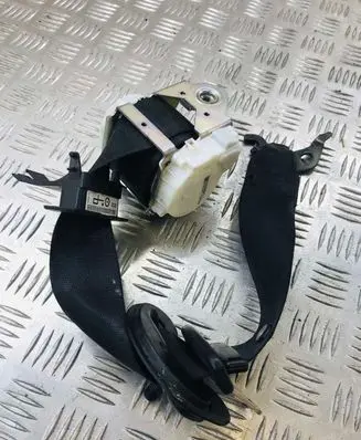 BMW 1 E81 E87 Front seatbelt 330598491