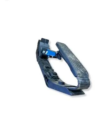 Mercedes-Benz E W211 Accelerator throttle pedal A2113000504