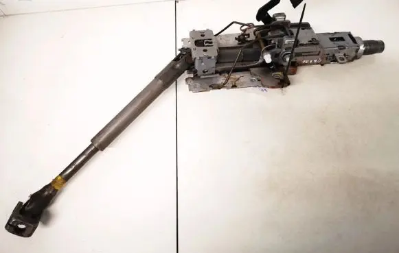 Volkswagen Touran I Steering wheel axle