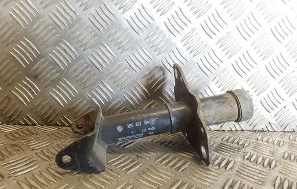 Volkswagen PASSAT B5 Front bumper shock/impact absorber 3B0807134A