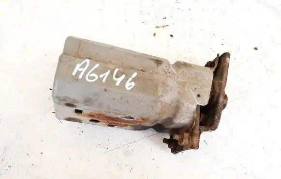 Nissan Primera Front bumper mounting bracket