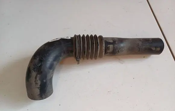 Air intake hose/pipe