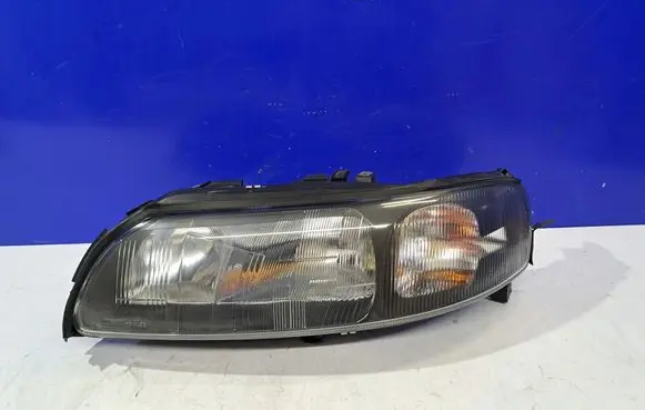 Volvo S60 Headlight/headlamp 8693587