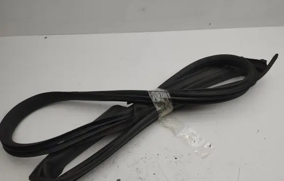 Maserati Ghibli Rear door rubber seal (on body) 