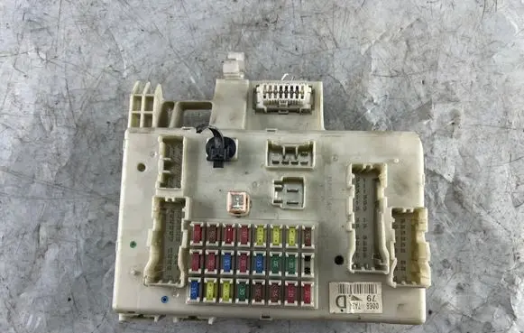 Toyota Land Cruiser (J120) Fuse module 00687a24d