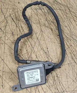 Mercedes-Benz V Class W447 Lambda probe sensor A0009050108