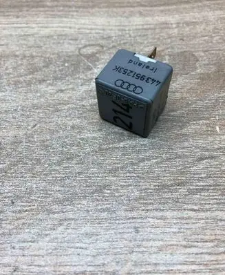 Audi 80 90 S2 B4 Other relay 443951253K