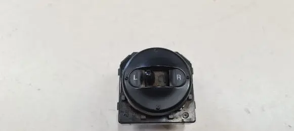 KIA Carens I Wing mirror switch
