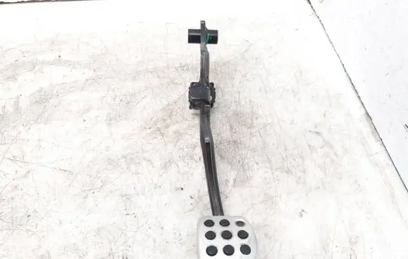 Peugeot 307 CC Brake pedal 9683428080