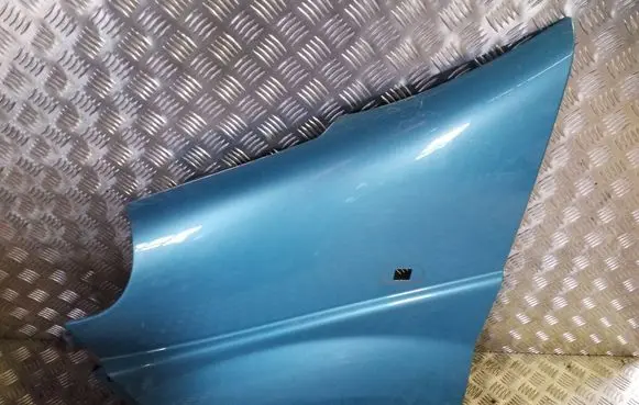 Opel Vivaro Fender