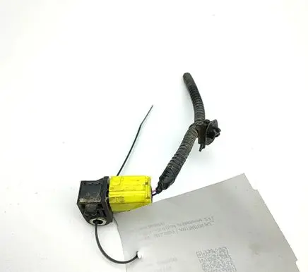 Mitsubishi L200 Airbag deployment crash/impact sensor 8651A245