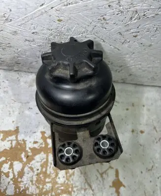 BMW 1 E81 E87 Power steering fluid tank/reservoir 32411097164