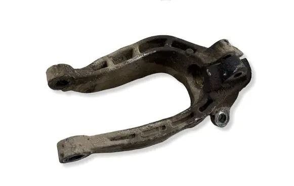 Alfa Romeo 159 Lower shock absorber bracket C560