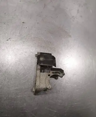 Ford Focus Engine mounting bracket AV6Q9B470BB R8S3A AS19C033