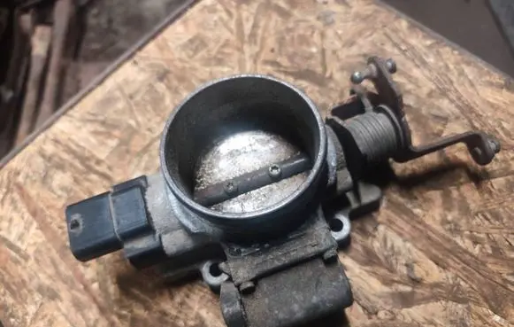 Jeep Grand Cherokee Throttle valve 5234904