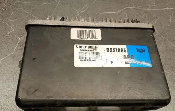 Peugeot 206+ Engine control unit/module ECU 9611932980