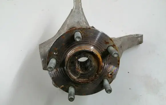 Hyundai Kona I Front wheel hub spindle knuckle
