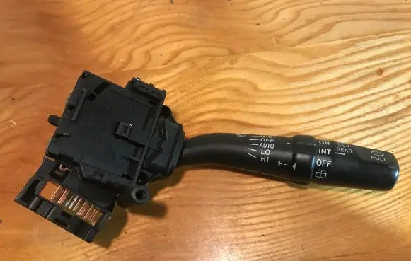 Toyota Avensis T250 Wiper control stalk L99 8465205170 173654LH