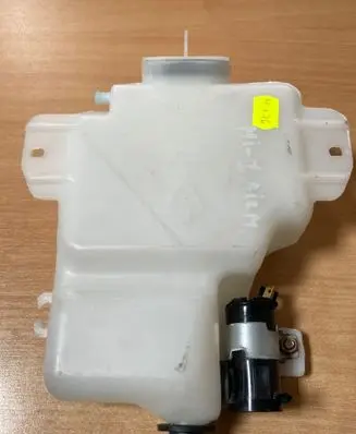 Mitsubishi Pajero Windshield washer fluid reservoir/tank 060351507