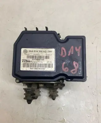 Volkswagen PASSAT B7 ABS Pump 3AA614109AQ 17654081 54085622Z