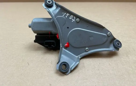 Toyota Auris 150 Rear window wiper motor 8513002030