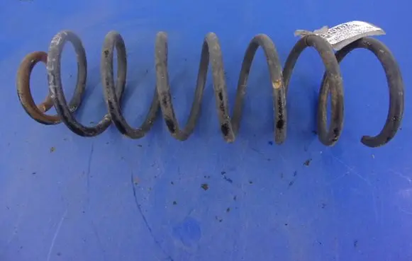 Volkswagen Golf III Rear coil spring