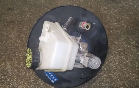 Mercedes-Benz E W124 Brake booster 0034301730