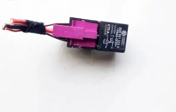Volkswagen Touran I Other relay 3d0951253a