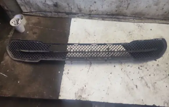 BMW X1 E84 Front bumper lower grill CL066