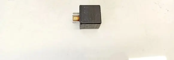 Audi A4 S4 B5 8D Other relay 8a0951253a 899585