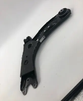 Volkswagen Golf VIII Front lower control arm/wishbone 5wa407152