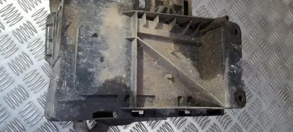 Battery box tray